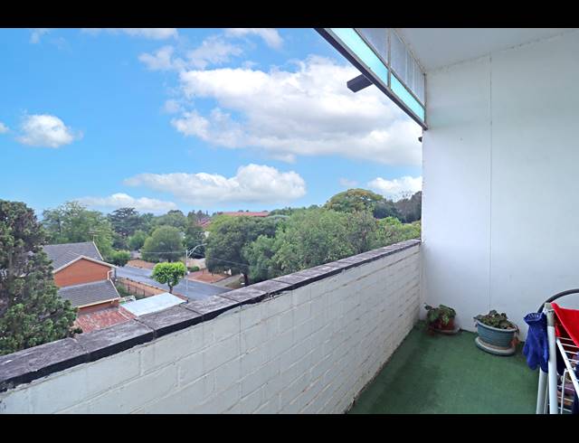 2 BEDROOM APARTMENT FOR SALE IN KEW